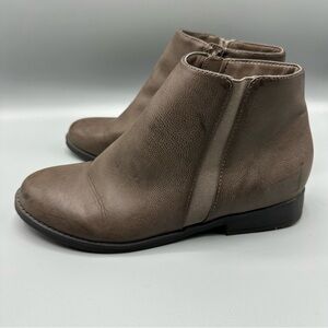 Soft Comfort Boots Brown Faux Leather Women’s Size 8.5